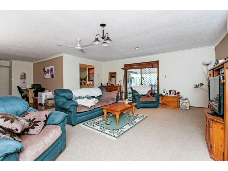 77 Leichhardt Crescent, Barellan Point QLD 4306