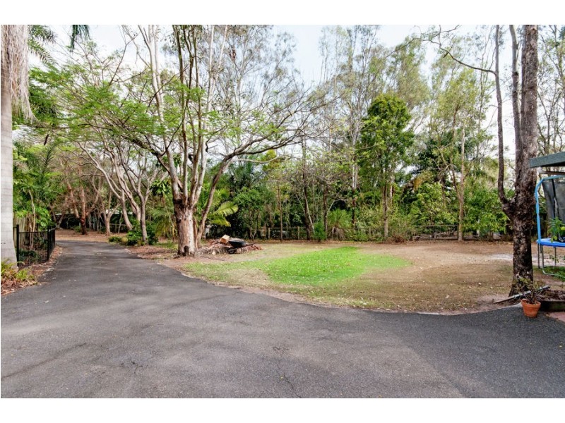 77 Leichhardt Crescent, Barellan Point QLD 4306