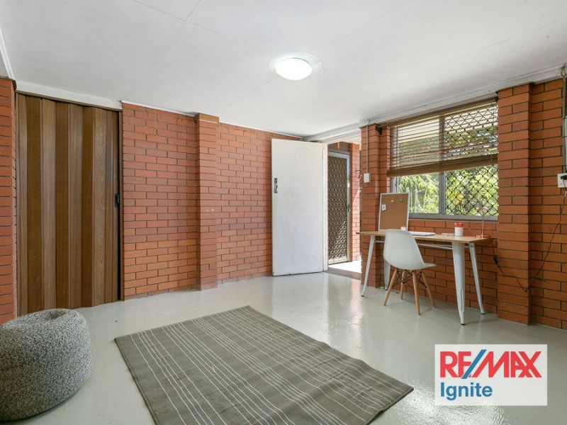33 ARAKOOLA STREET, Jindalee QLD 4074