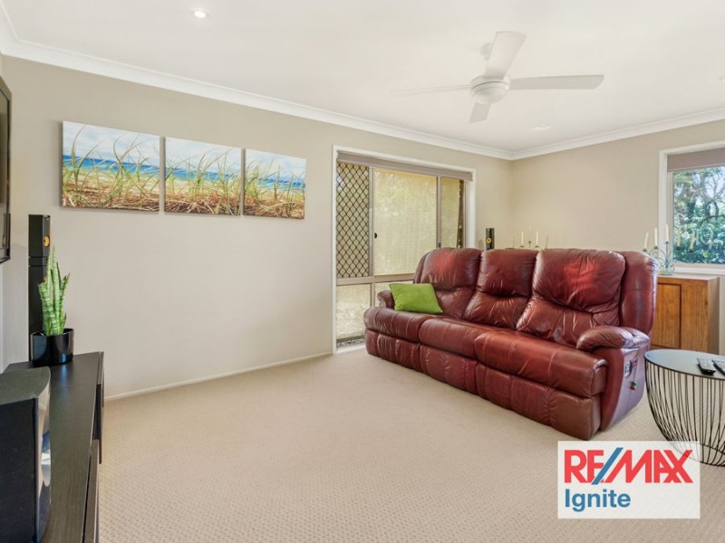 154 College Road, Karana Downs QLD 4306