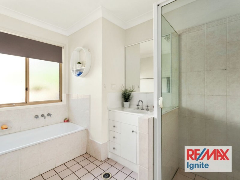 154 College Road, Karana Downs QLD 4306