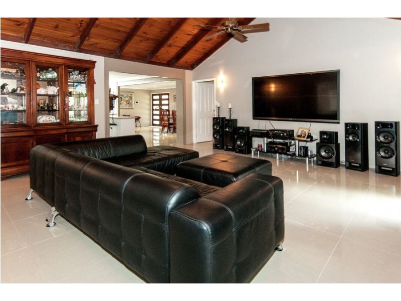 87 South Queensborough Parade, Karalee QLD 4306