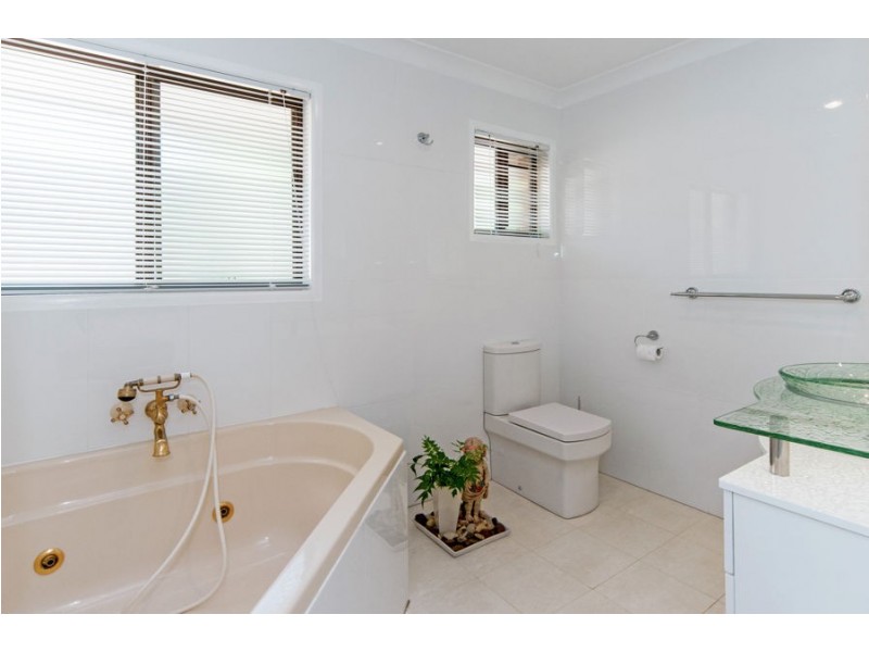 87 South Queensborough Parade, Karalee QLD 4306