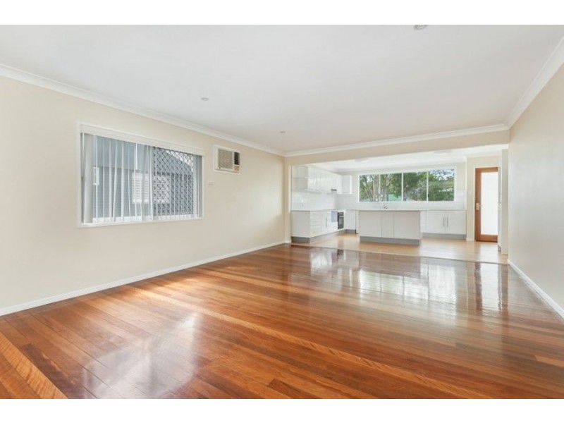 27 STEPHENSON STREET, Oxley QLD 4075