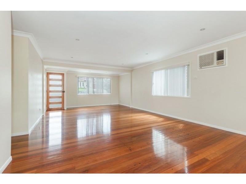 27 STEPHENSON STREET, Oxley QLD 4075