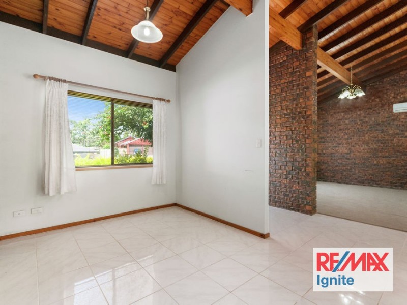 9 Trephina Close, Riverhills QLD 4074