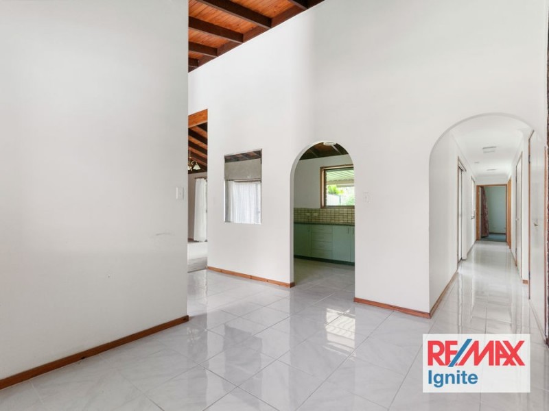 9 Trephina Close, Riverhills QLD 4074