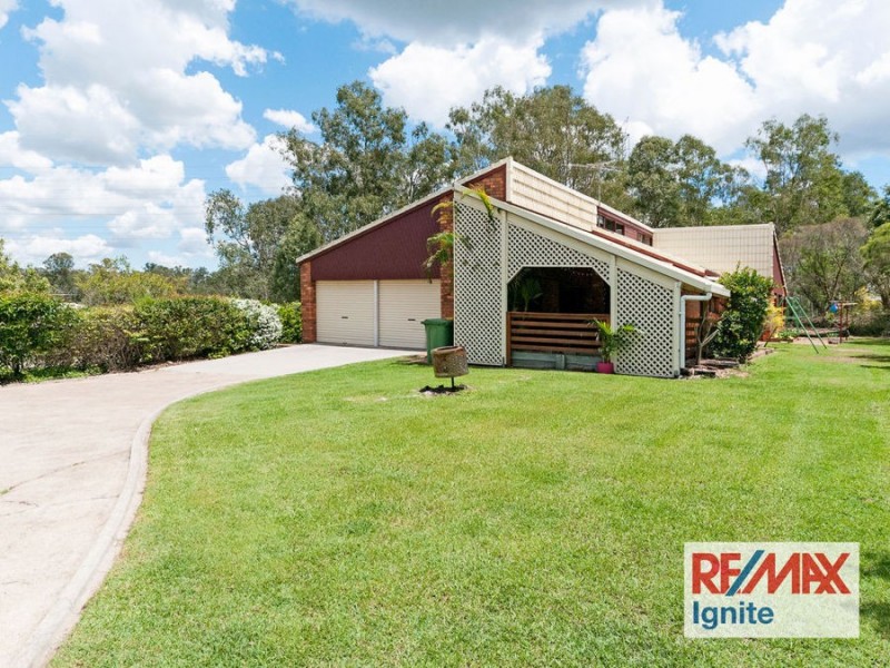 8 Lyndon Way, Karalee QLD 4306