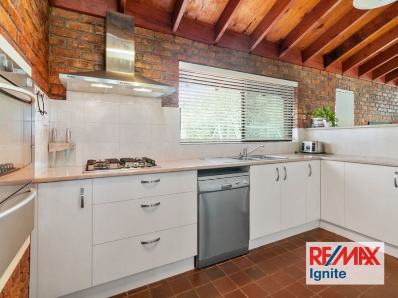 8 Lyndon Way, Karalee QLD 4306