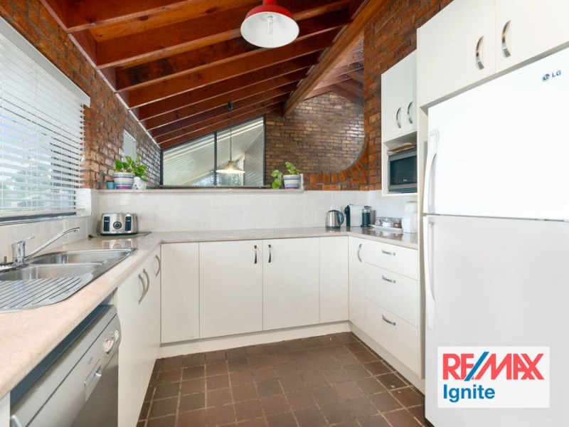 8 Lyndon Way, Karalee QLD 4306