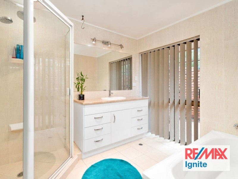 8 Lyndon Way, Karalee QLD 4306