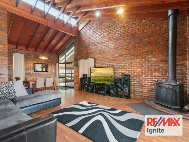 8 Lyndon Way, Karalee QLD 4306