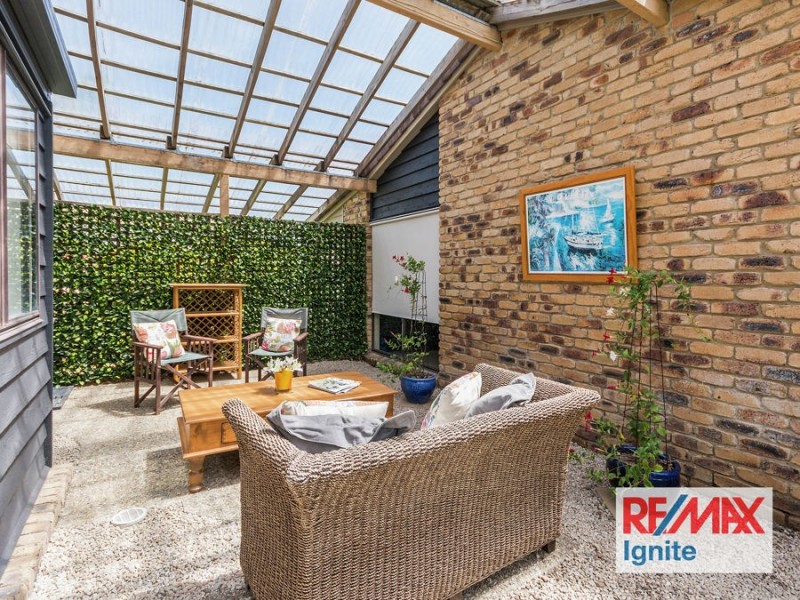 1 Kooralla Court, Karana Downs QLD 4306