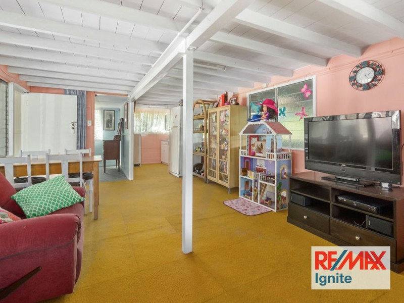 30 Smith Street, North Ipswich QLD 4305