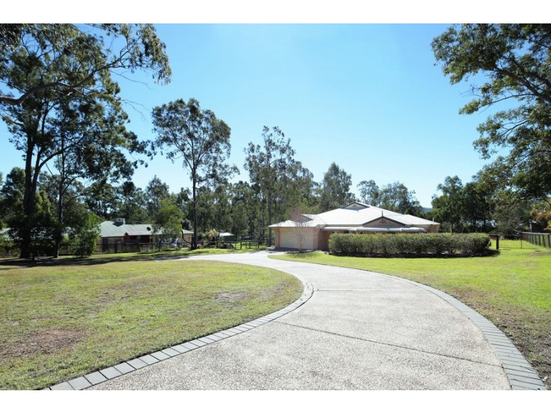 33-35 Sovereign Strait, Karalee QLD 4306