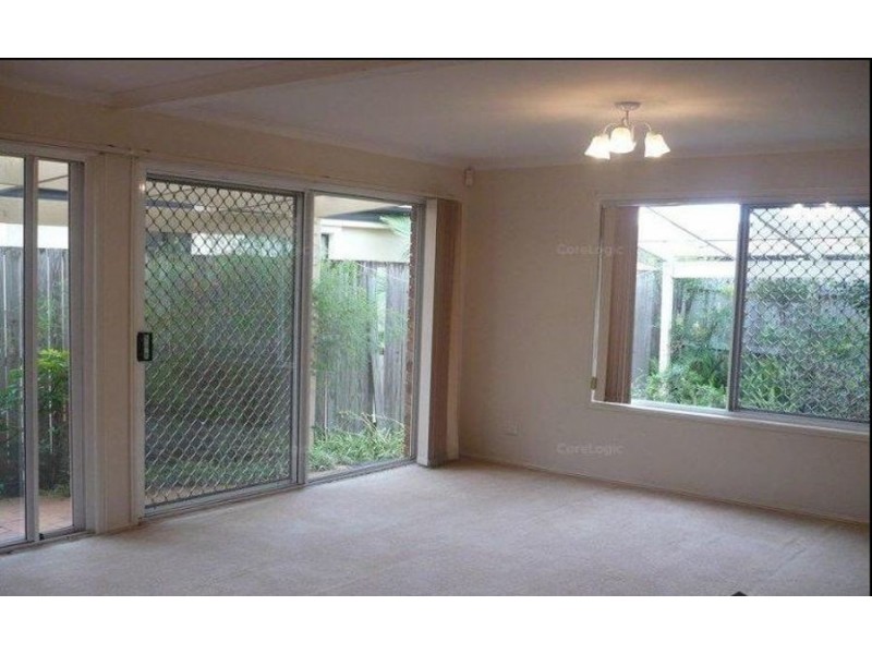 1/1 Abel Smith Crescent, Mount Ommaney QLD 4074