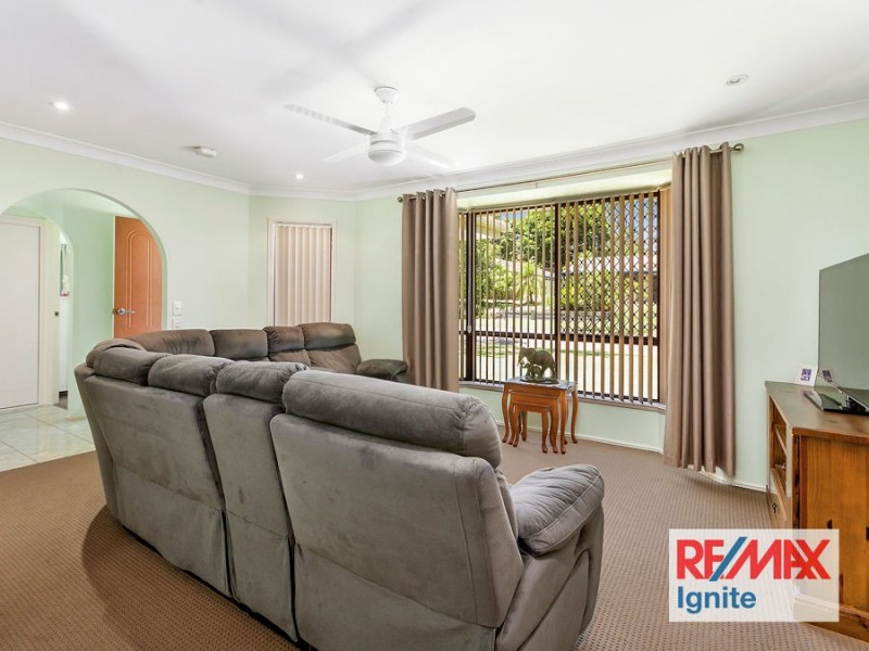 19 LODDON STREET, Riverhills QLD 4074
