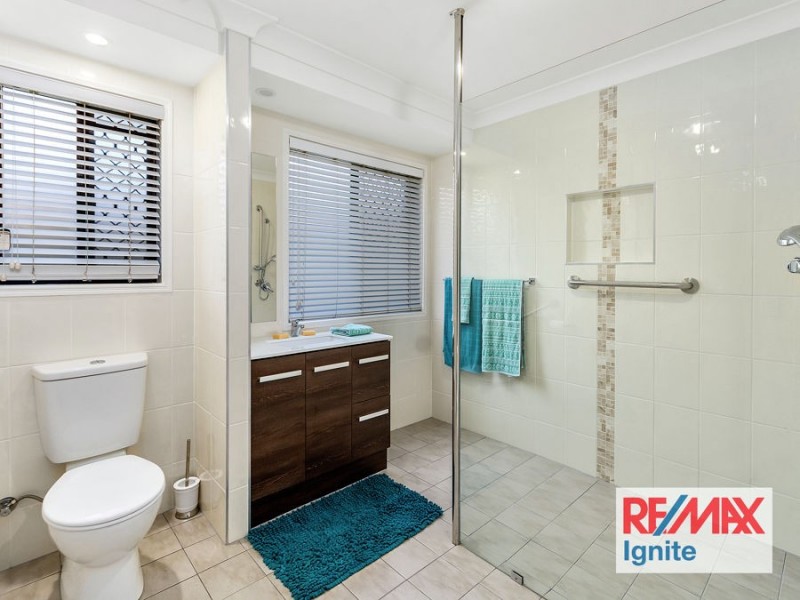 19 LODDON STREET, Riverhills QLD 4074