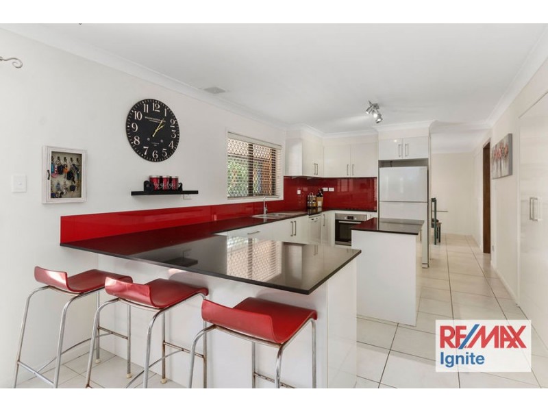 10 Edinglassie Street, Seventeen Mile Rocks QLD 4073