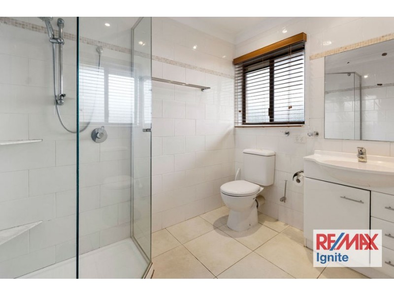 10 Edinglassie Street, Seventeen Mile Rocks QLD 4073