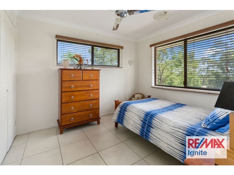 10 Edinglassie Street, Seventeen Mile Rocks QLD 4073