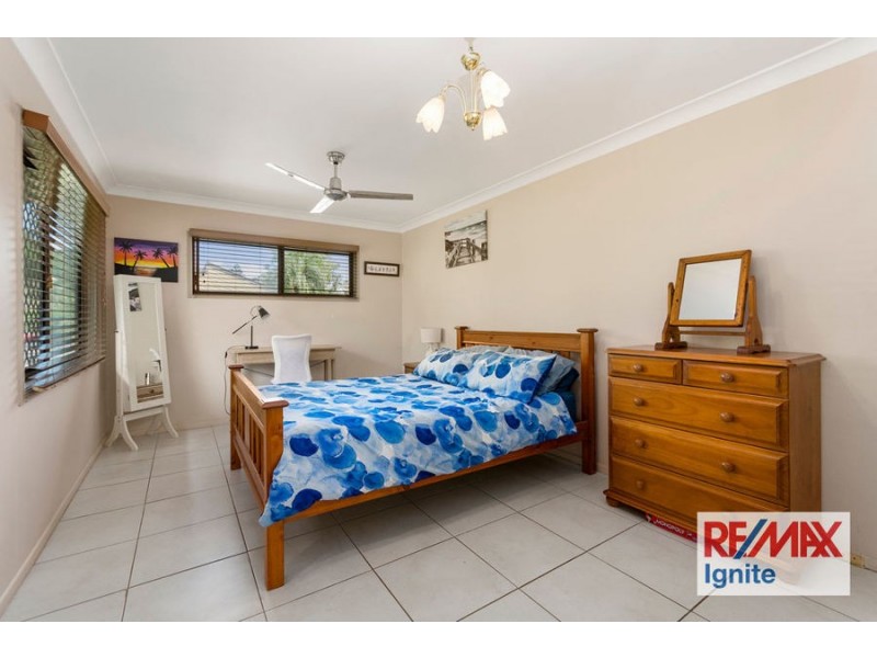 10 Edinglassie Street, Seventeen Mile Rocks QLD 4073