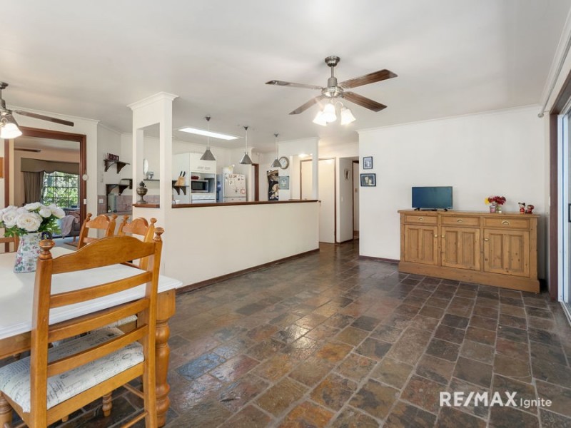 4 Koonawarra Court, Karana Downs QLD 4306