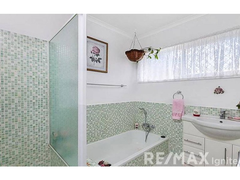 7 SPINNAKER STREET, Jamboree Heights QLD 4074