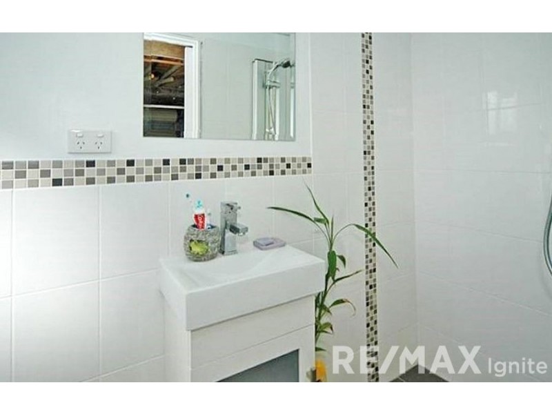 7 SPINNAKER STREET, Jamboree Heights QLD 4074