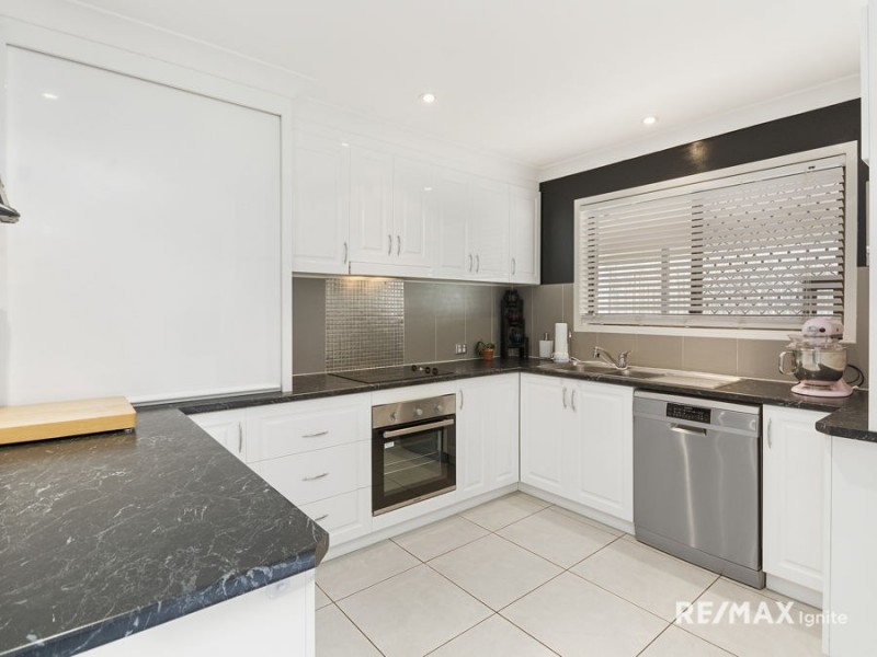 2 Tigris Street, Riverhills QLD 4074