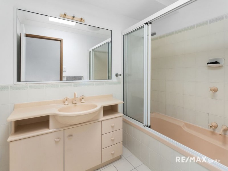 46 Lugano St, Riverhills QLD 4074