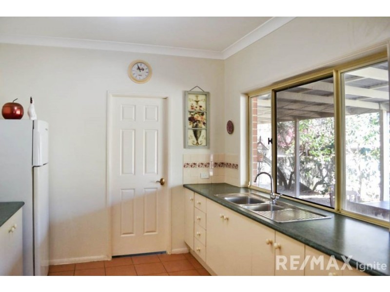 13 Scarlet Place, Forest Lake QLD 4078