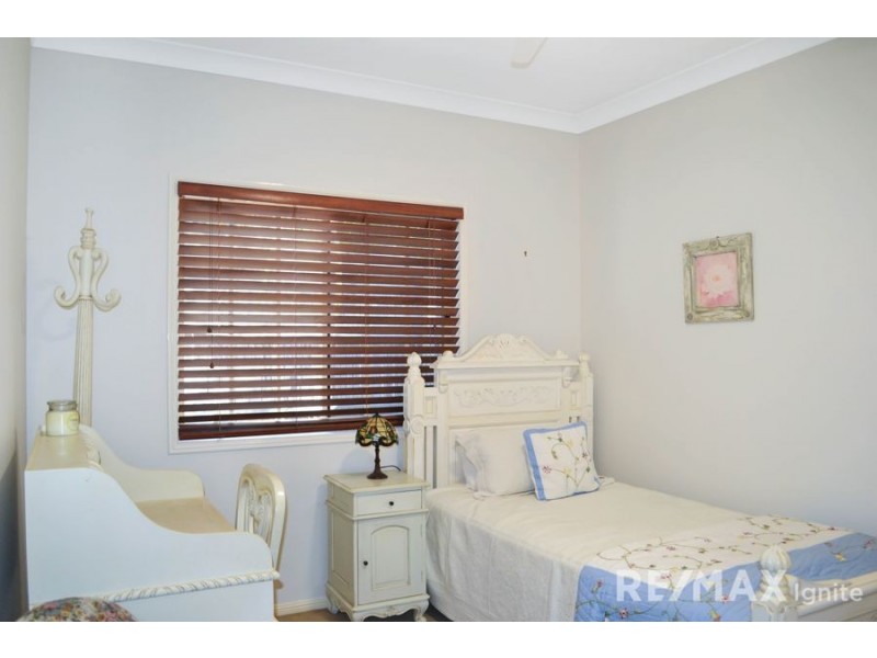 13 Scarlet Place, Forest Lake QLD 4078