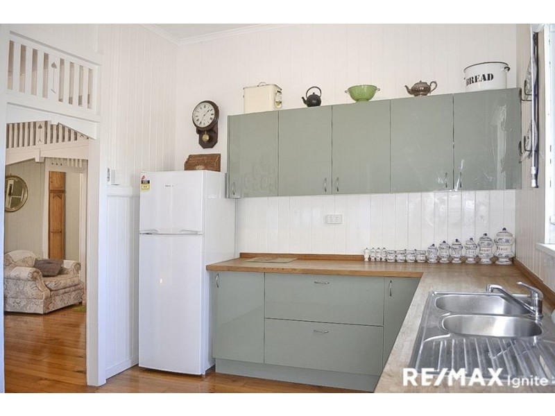 33 Cribb St, Sadliers Crossing QLD 4305