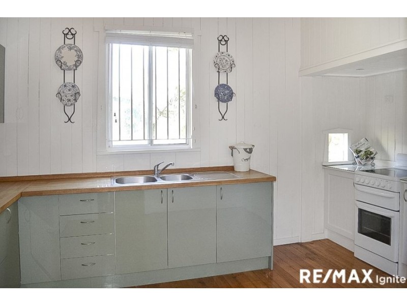 33 Cribb St, Sadliers Crossing QLD 4305