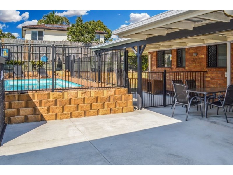 24 Loddon Street, Riverhills QLD 4074