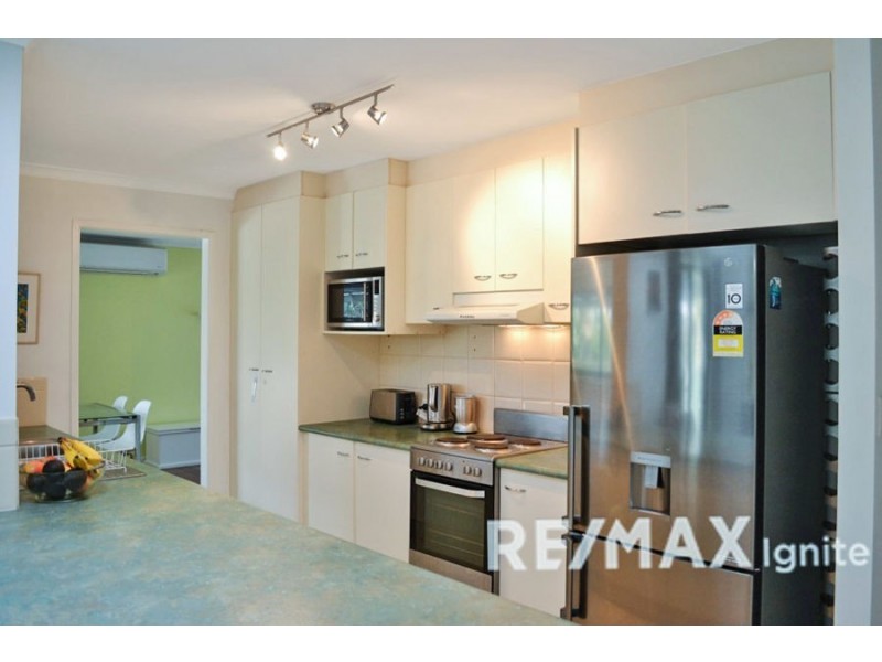 24 Macfarlane, Riverhills QLD 4074