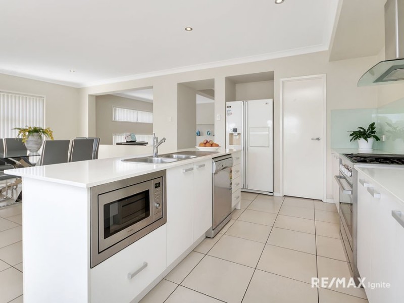 22 Debussy Place, Mount Ommaney QLD 4074