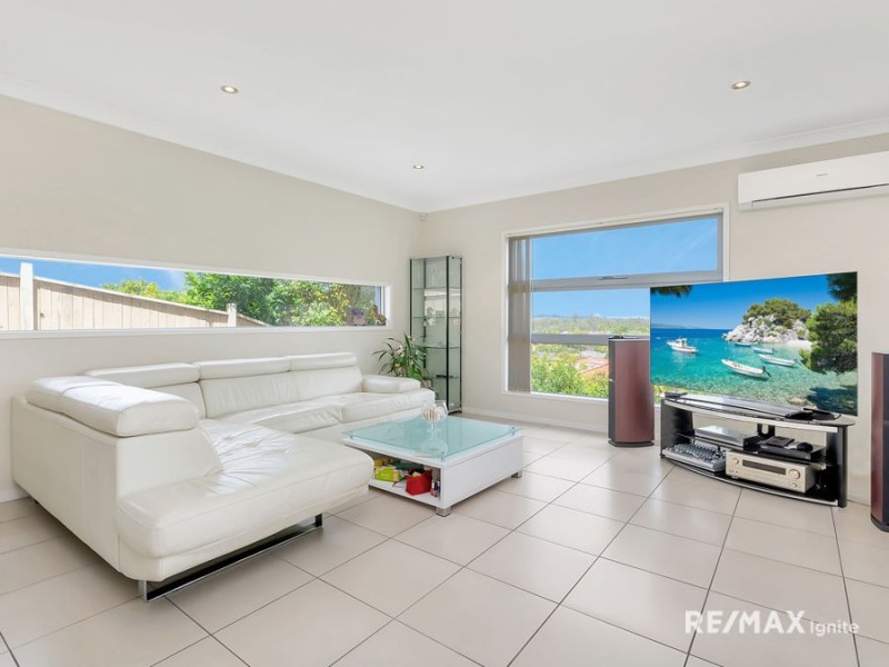 22 Debussy Place, Mount Ommaney QLD 4074