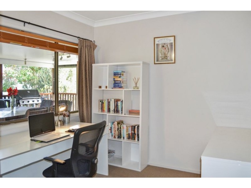 86 Hazelton Street, Riverhills QLD 4074