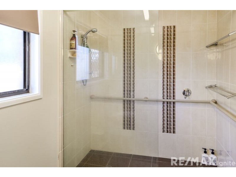 31 Loddon St, Riverhills QLD 4074