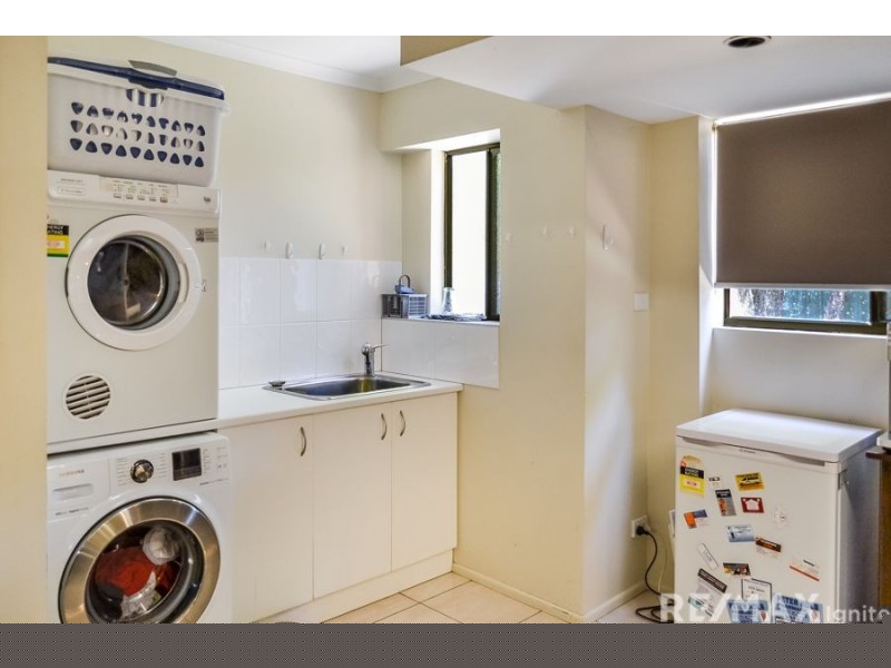 31 Loddon St, Riverhills QLD 4074