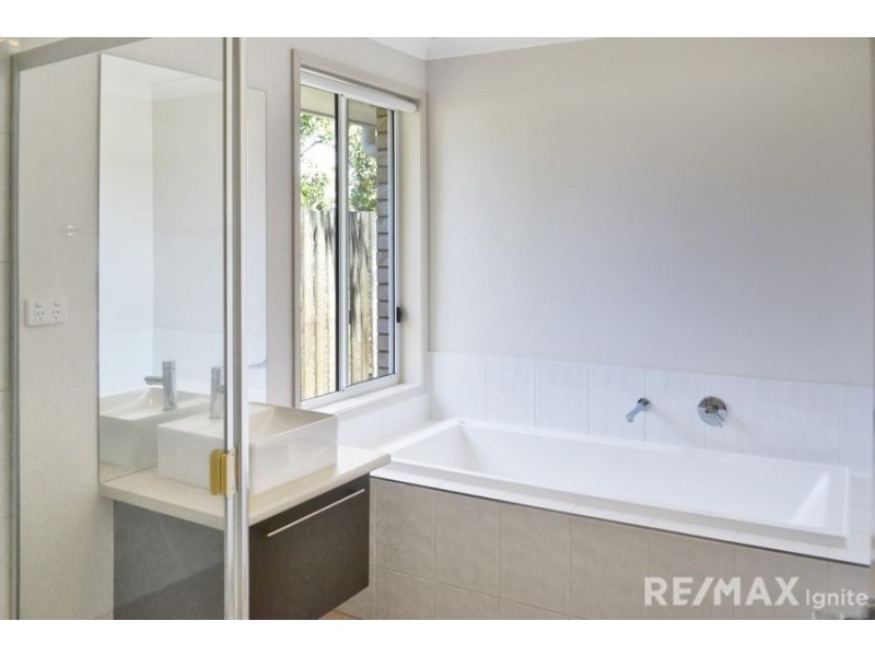 74 Valentine Circuit, Augustine Heights QLD 4300