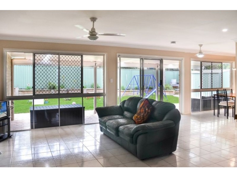 7 Burke Place, Forest Lake QLD 4078