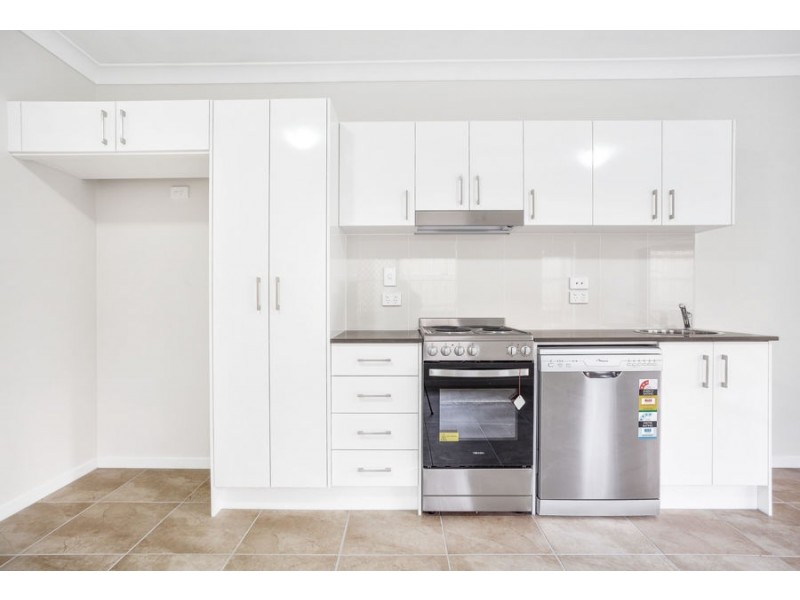 2/10 KNIGHTSBRIDGE DRIVE, Chuwar QLD 4306