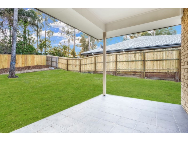 2/10 KNIGHTSBRIDGE DRIVE, Chuwar QLD 4306