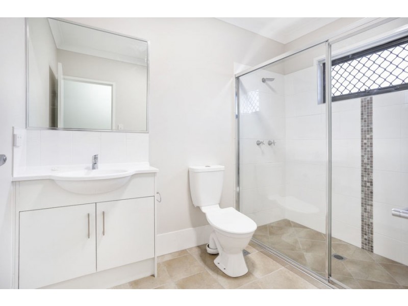 2/10 KNIGHTSBRIDGE DRIVE, Chuwar QLD 4306