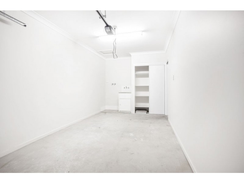 2/10 KNIGHTSBRIDGE DRIVE, Chuwar QLD 4306