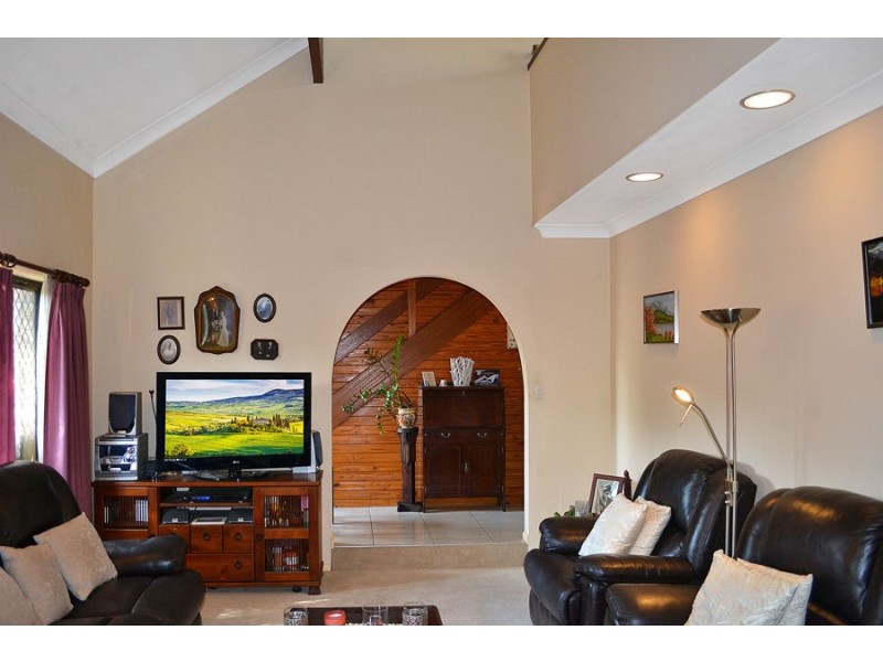 106 COLONSAY STREET, Middle Park QLD 4074