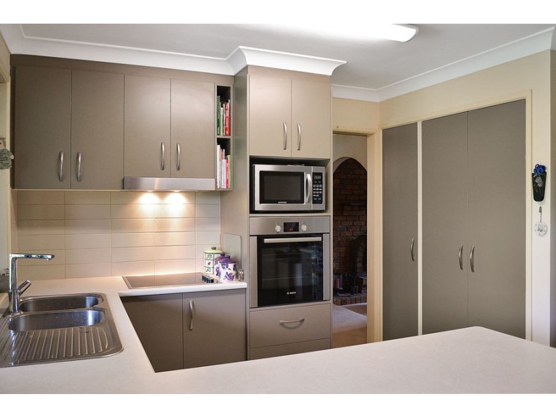 106 COLONSAY STREET, Middle Park QLD 4074